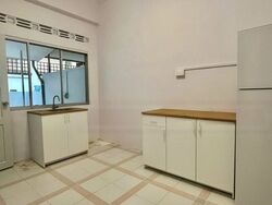 Lowland Road (D19), Terrace #464667021